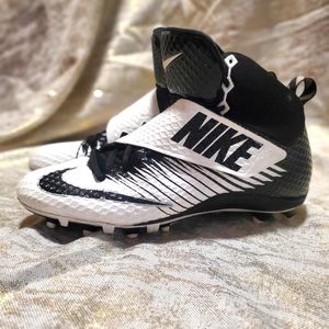 NIKE FOOTBALL CLEATS